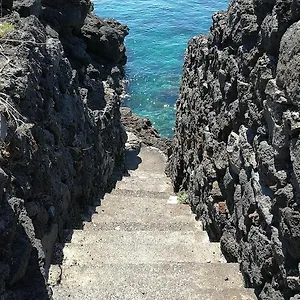 https://il-giardino-dei-limoni-aci-castello.sicilyhotelsitaly.net