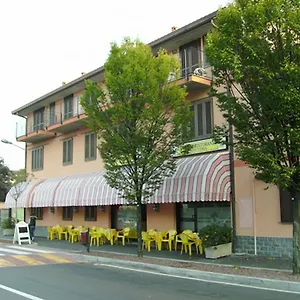 https://il-piccolo-golf-muggio.it-lombardy.com